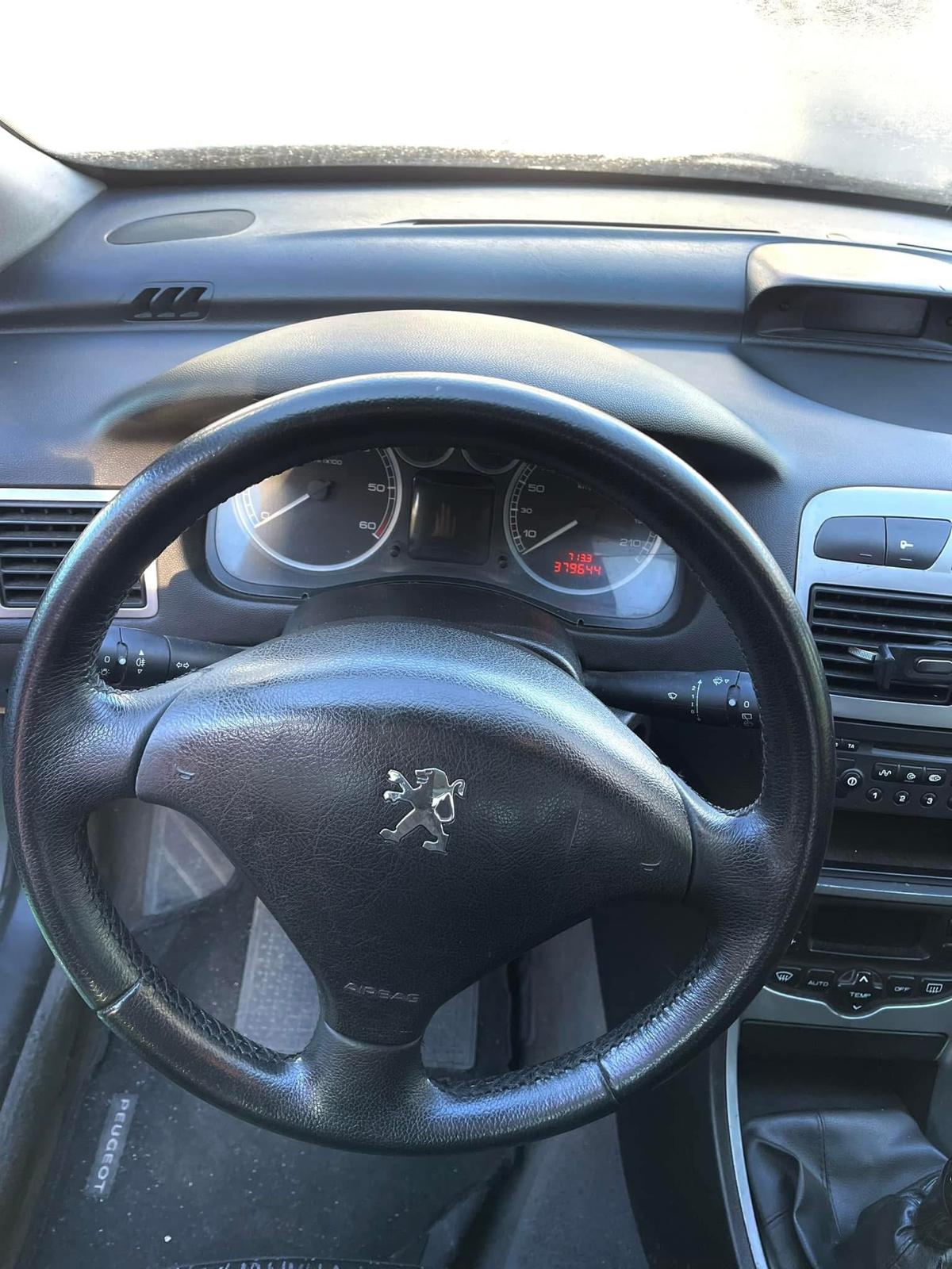 Peugeot 307 SW 1.4 HDI | Imagem 13