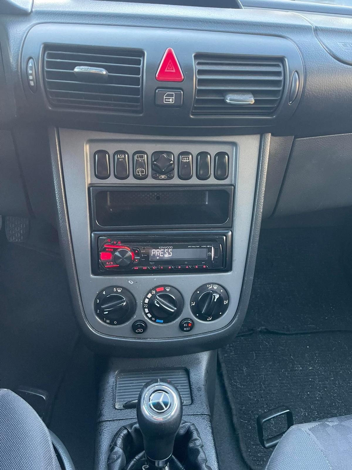 Mercedes-Benz Vaneo 1.7 CDTI | Imagem 17