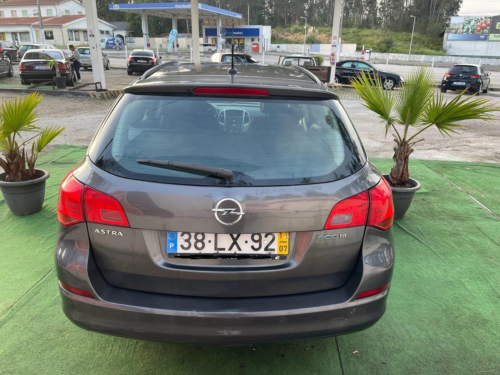 Opel SportsTourer 1.3 CDTi | Imagem 2