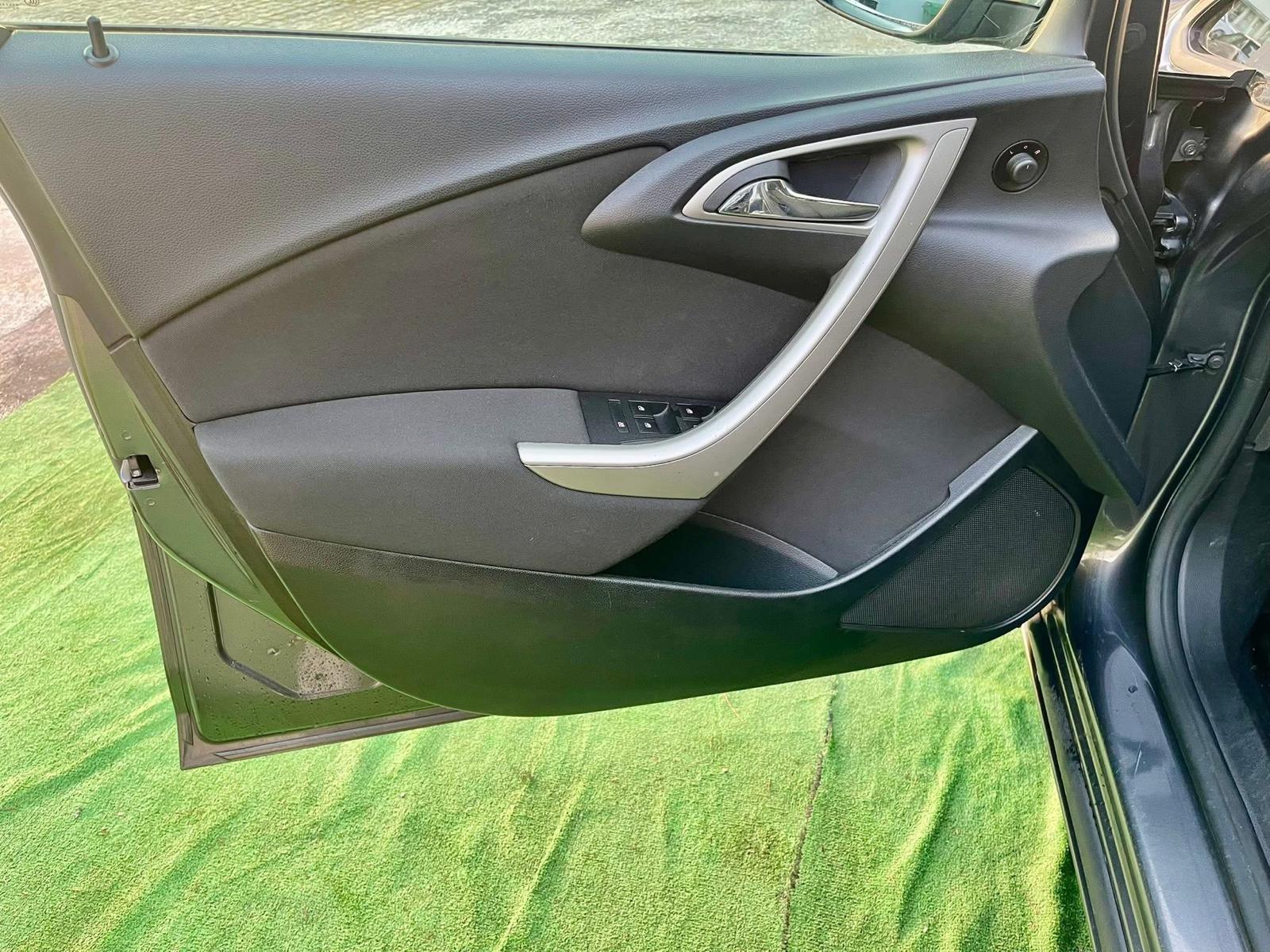 Opel SportsTourer 1.3 CDTi | Imagem 13