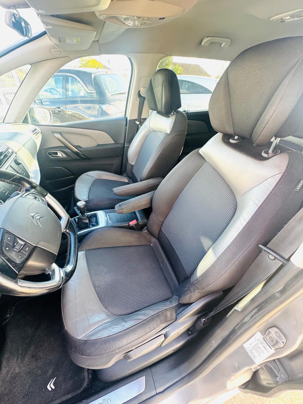 Citroën C4 Picasso 1.6 HDI Exclusive | Imagem 13