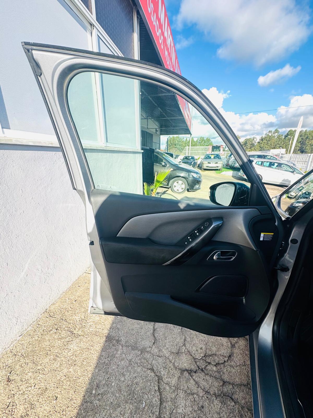 Citroën C4 Picasso 1.6 HDI Exclusive | Imagem 15