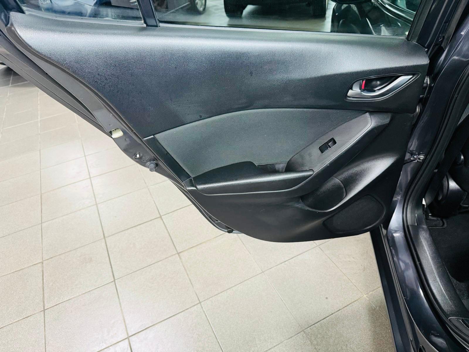 Mazda 3 2.2 DI Skyactiv | Imagem 13