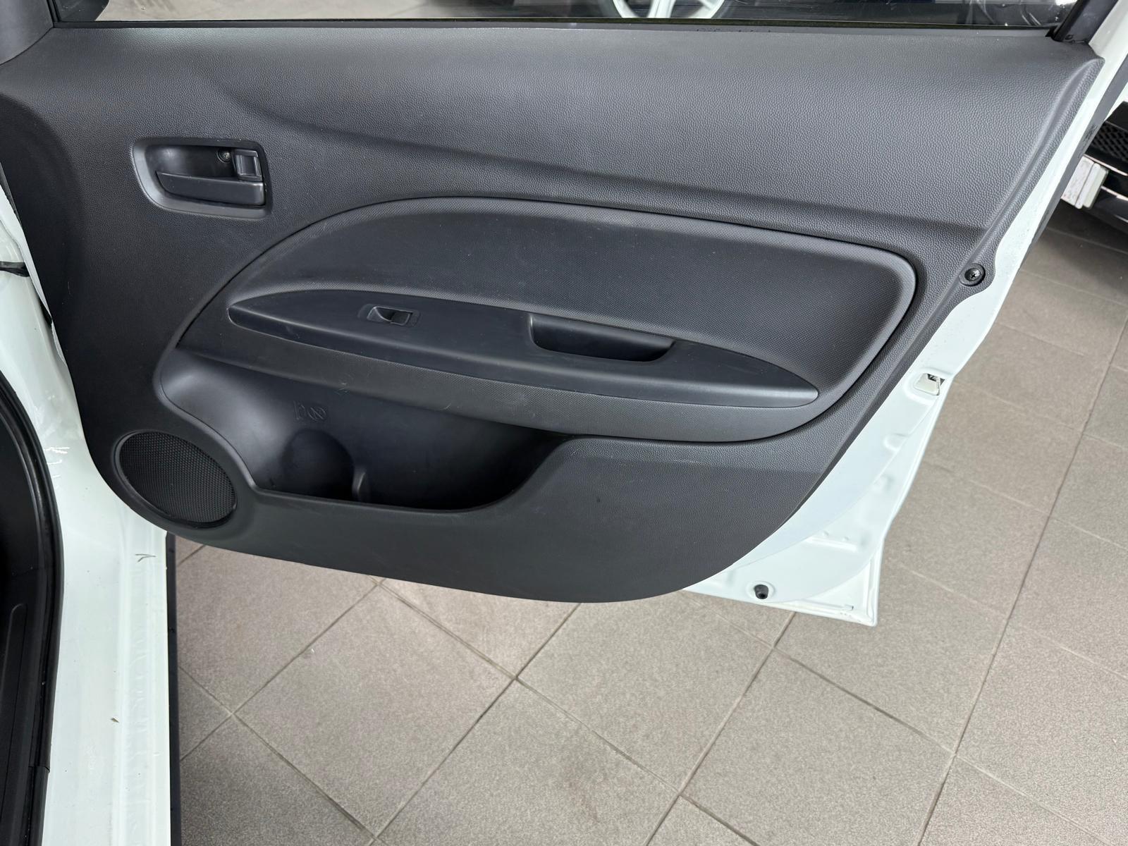 Mitsubishi Space Star 1.0 | Imagem 17