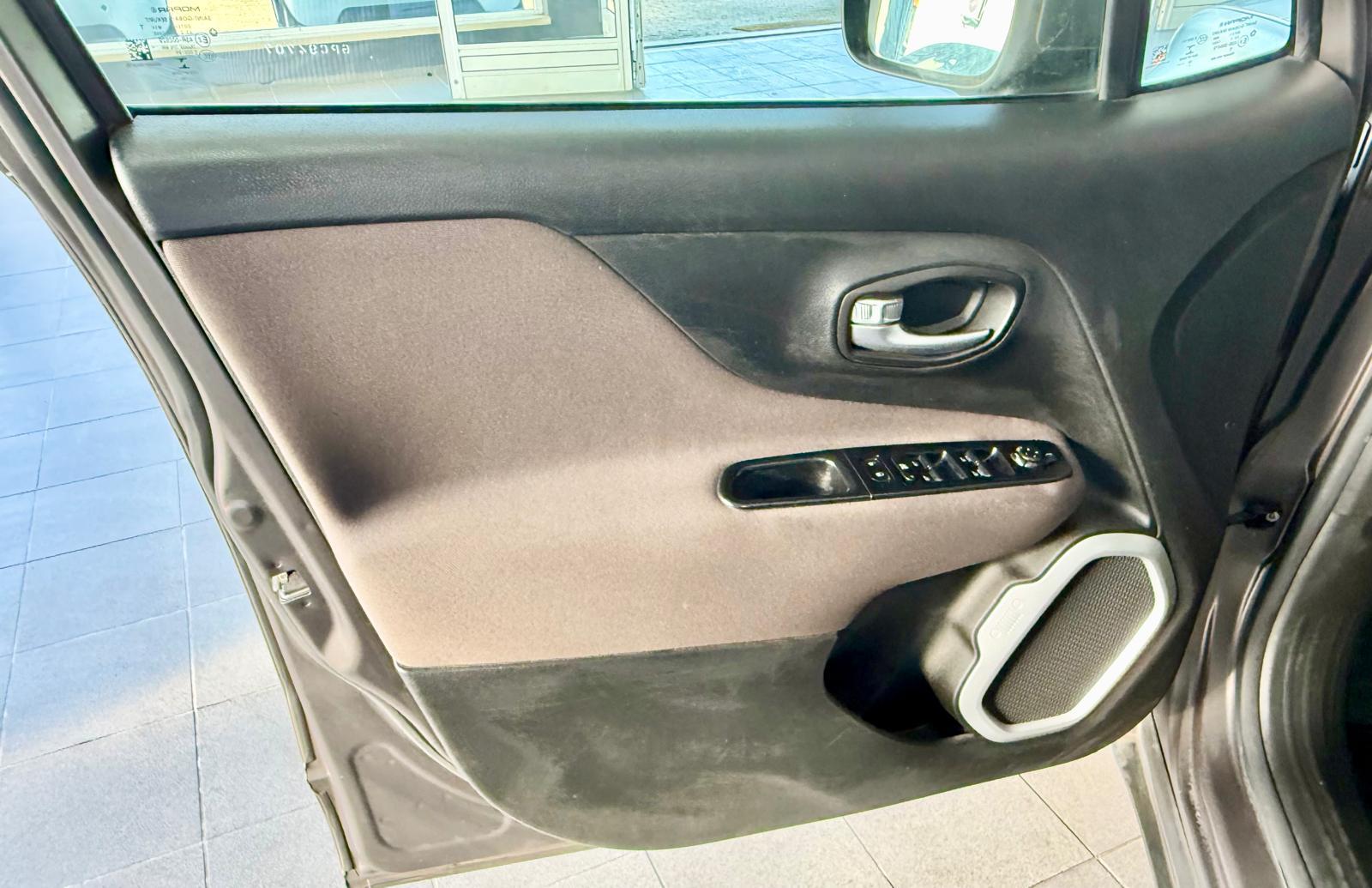 Jeep Renegade 1.6 M-JET | Imagem 15