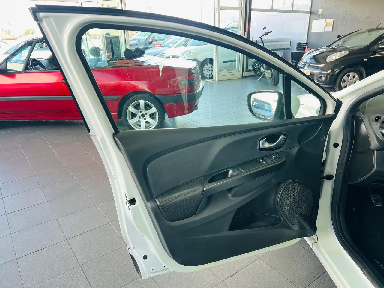 Renault Clio DCI Van IVA | Imagem 8
