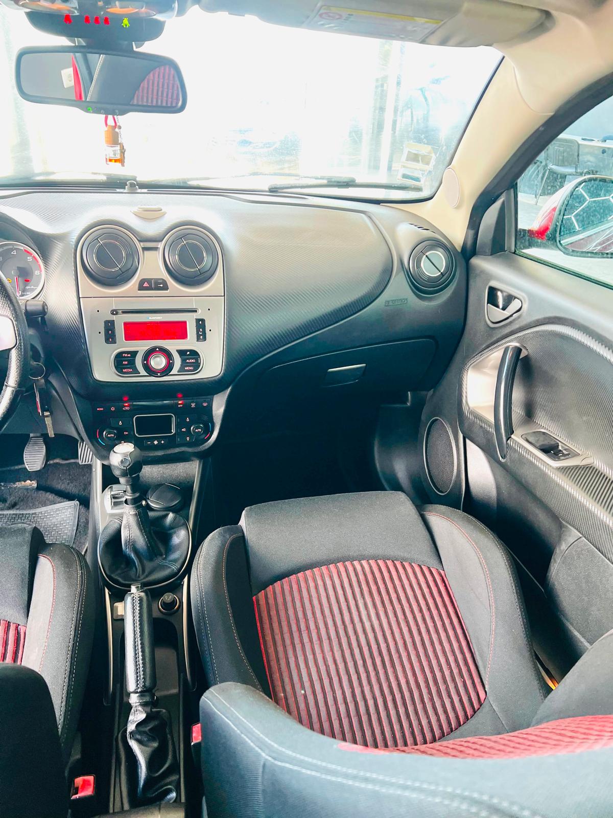 Alfa Romeo Mito 1.3 M-Jet | Imagem 12