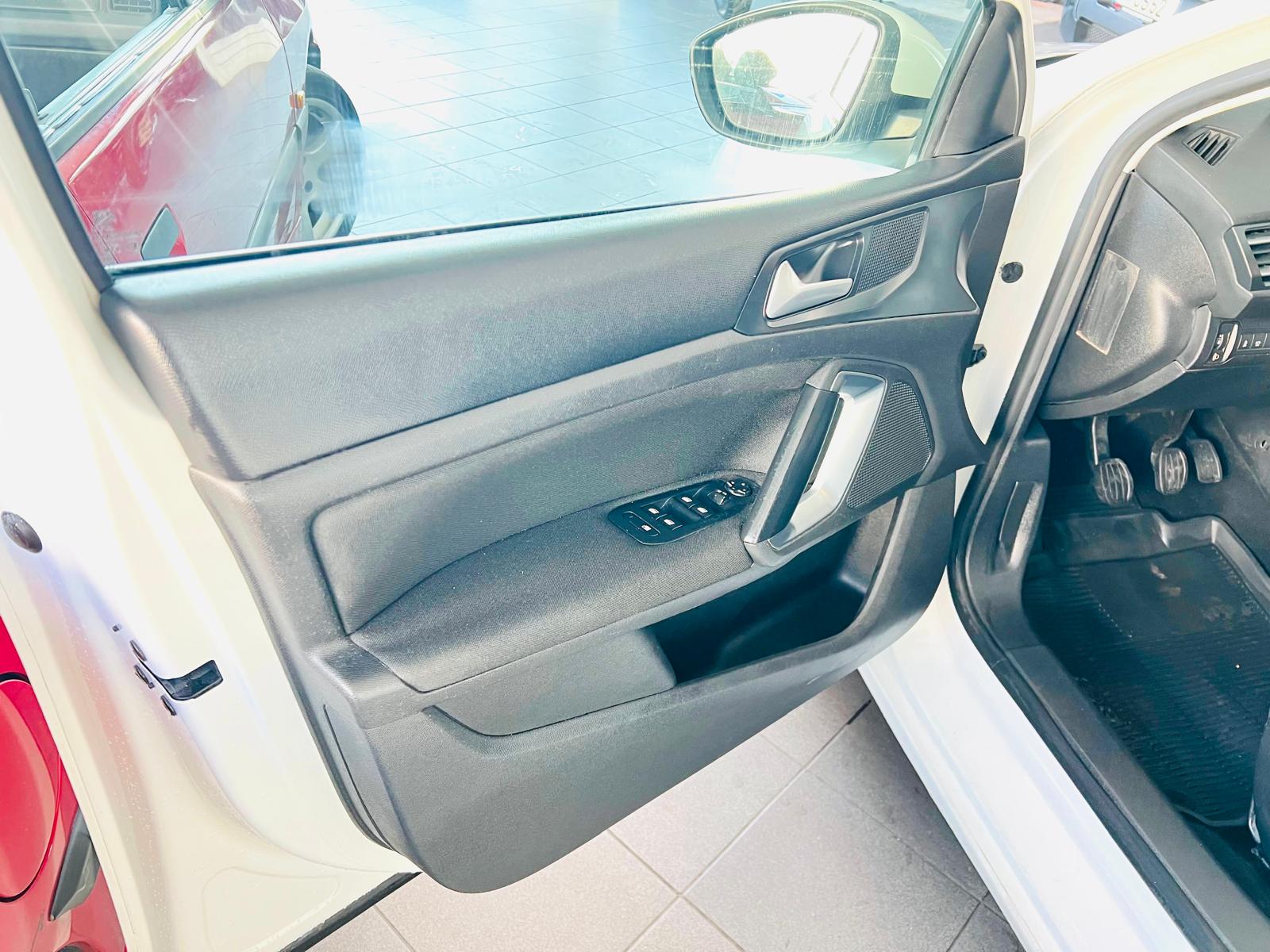 Peugeot 308 SW 1.6 HDI | Imagem 7