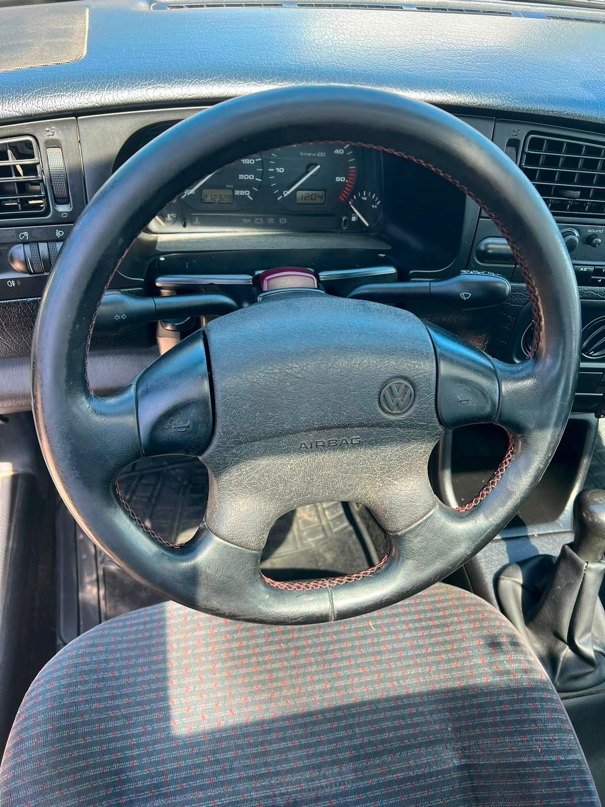 Volkswagen Golf 1.6 TDI | Imagem 8