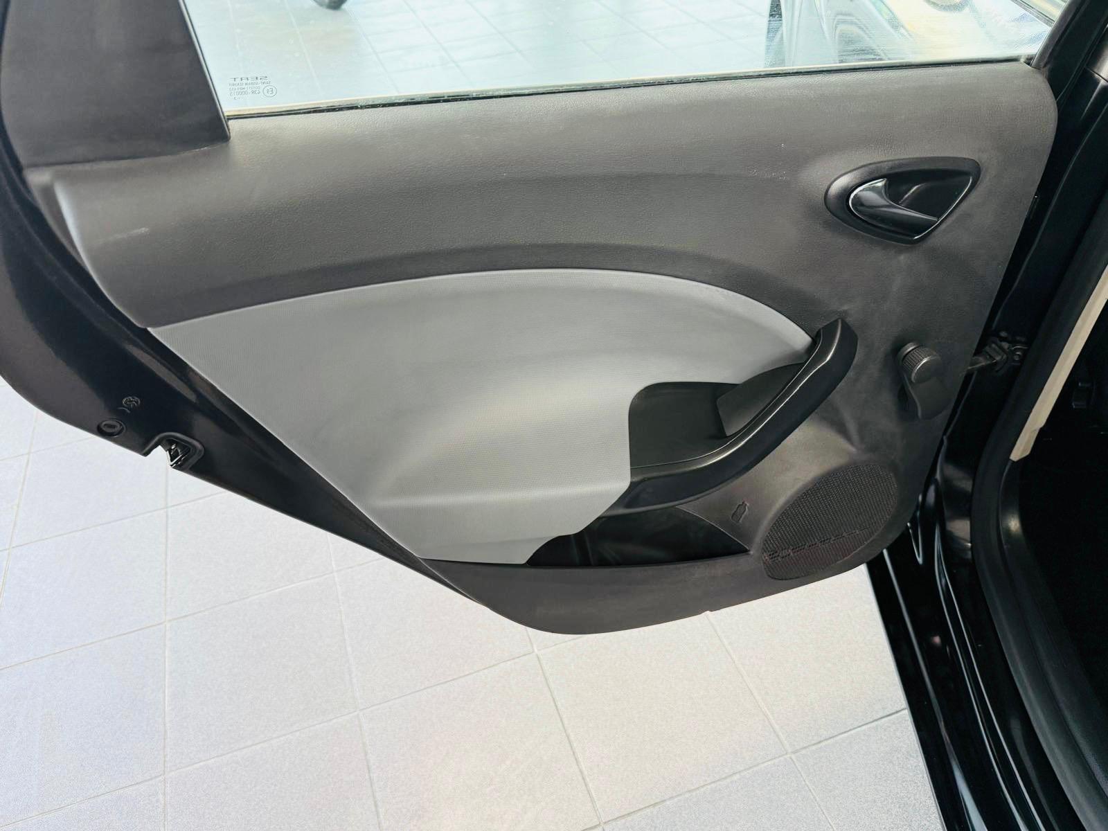 Seat Ibiza ST 1.2 TDi | Imagem 16