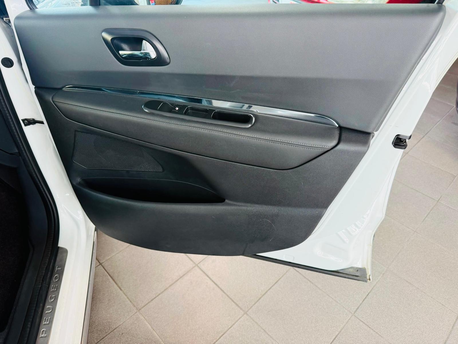 Peugeot 3008 1.2 Puretech | Imagem 14