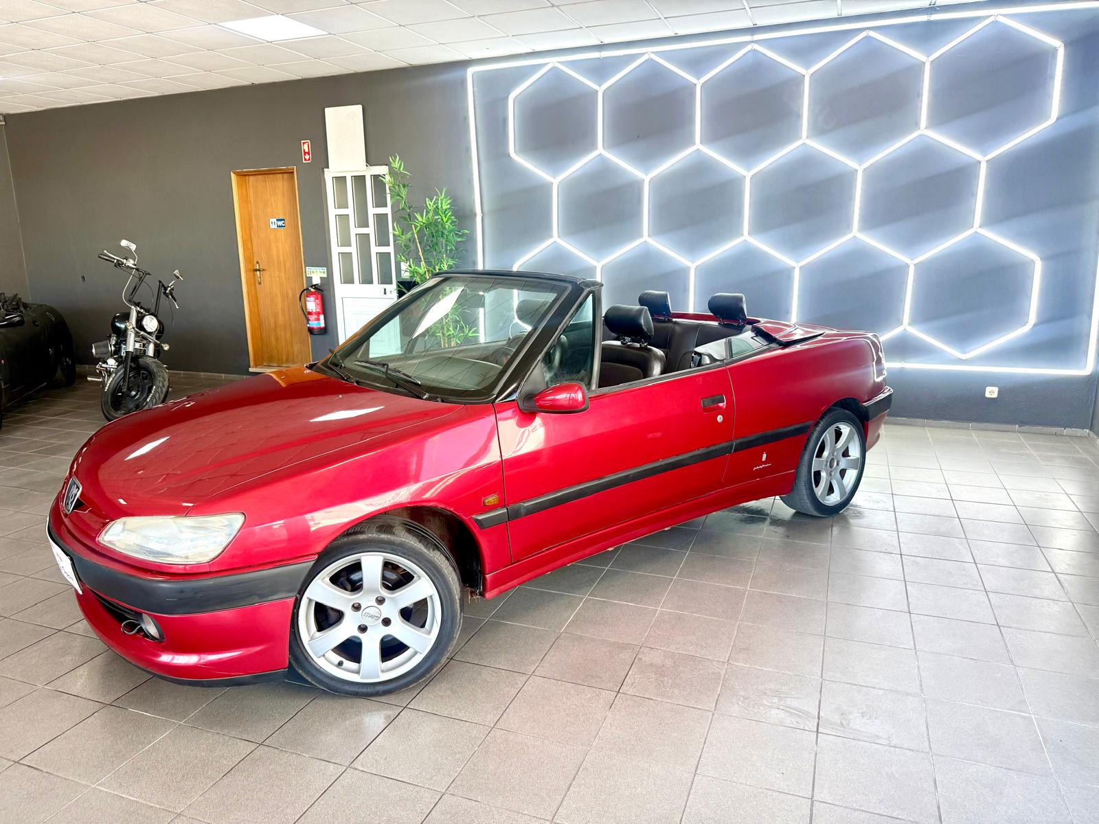 Peugeot 306 Cabrio 1.8 Pinifarina | Imagem 4