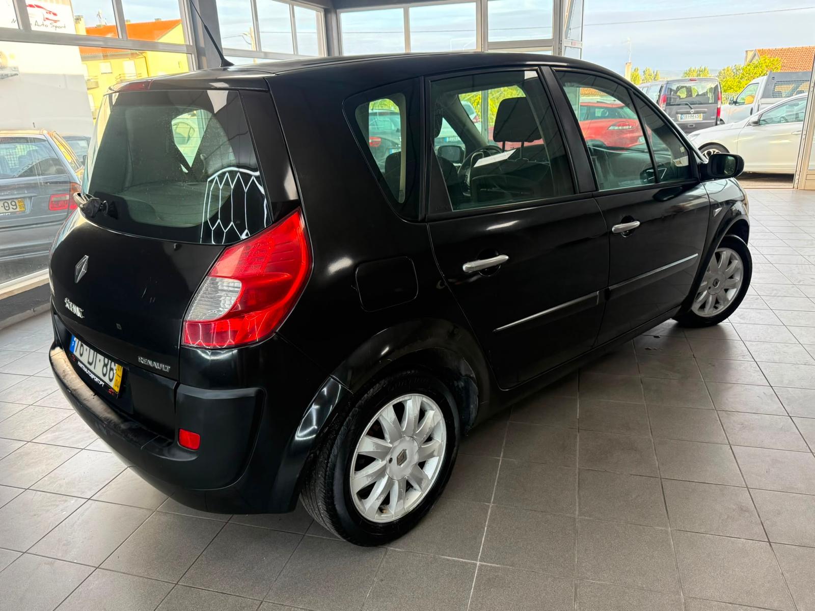 Renault Scénic 1.5 DCI | Imagem 18